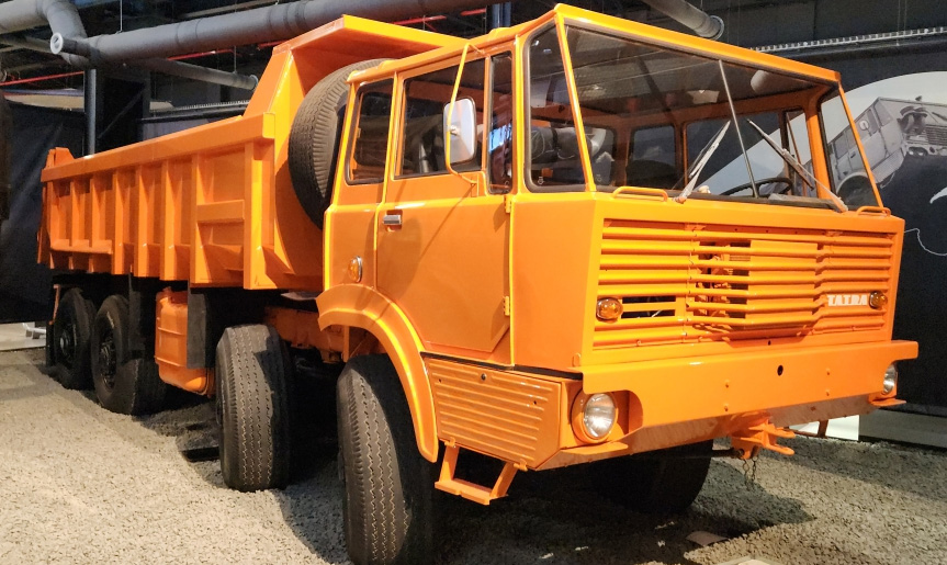 Tatra 815 z lat 80 z silniem Deutz BF8M1015C